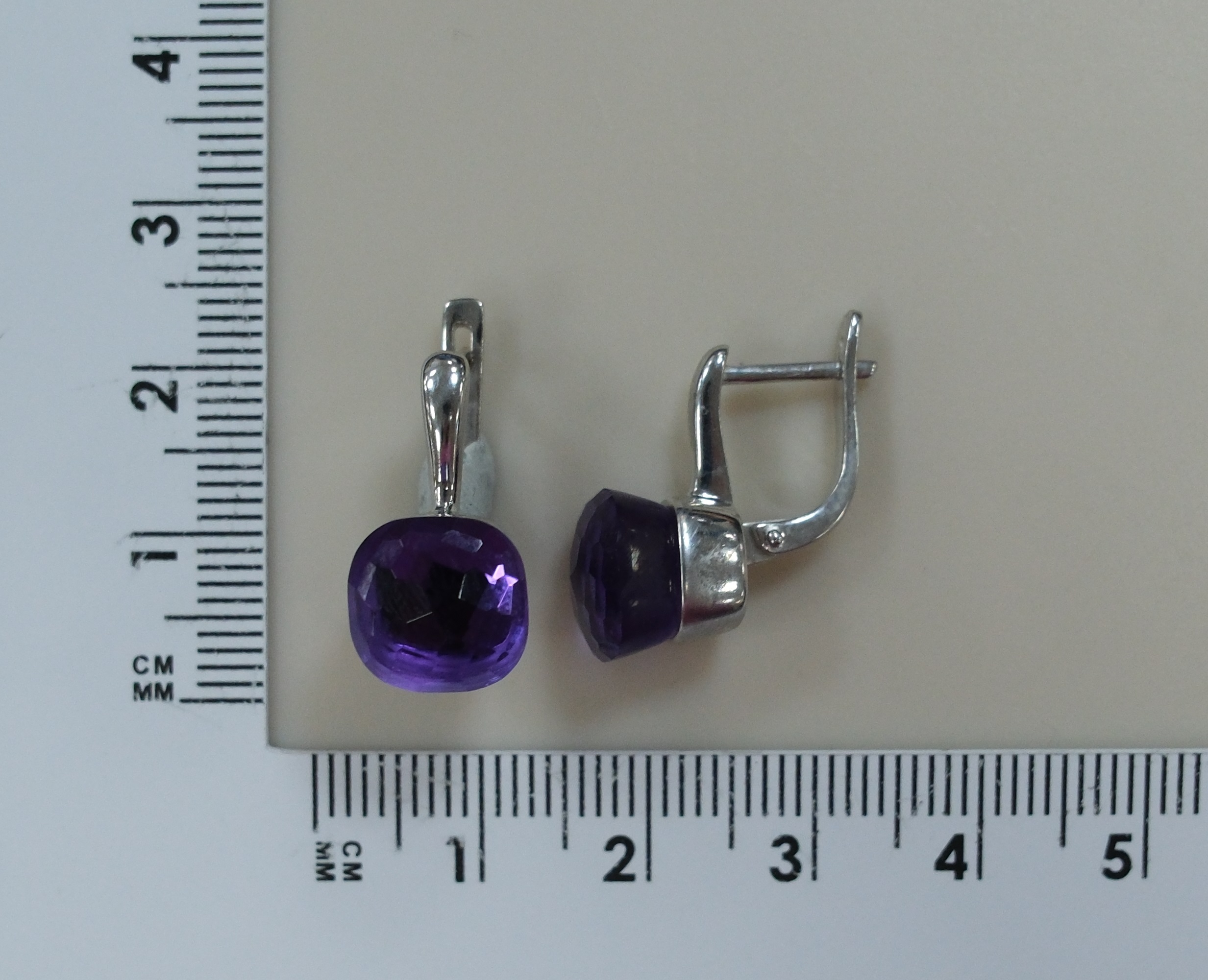 Серебряные серьги с аметистами
